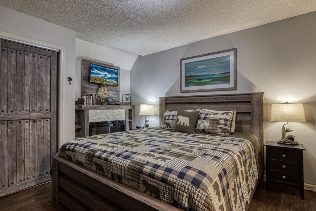 Moonshine Chalet, Hot Tub, Pool Access, Wifi, 1089 Free Tickets Each Paid Day, Dollywood And More Gatlinburg Eksteriør bilde